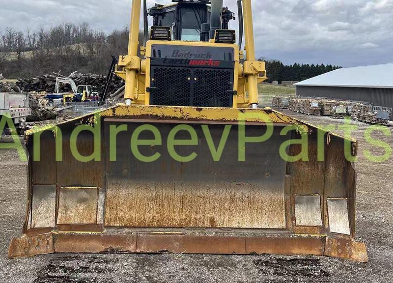 Бульдозер Komatsu D85EX-15