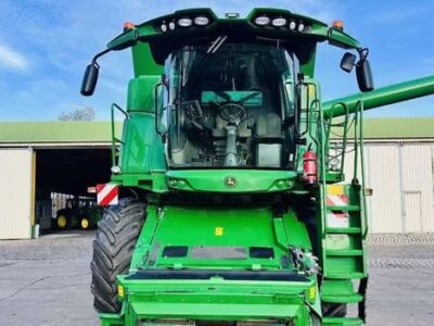 Зерноуборочный комбайн John Deere T660